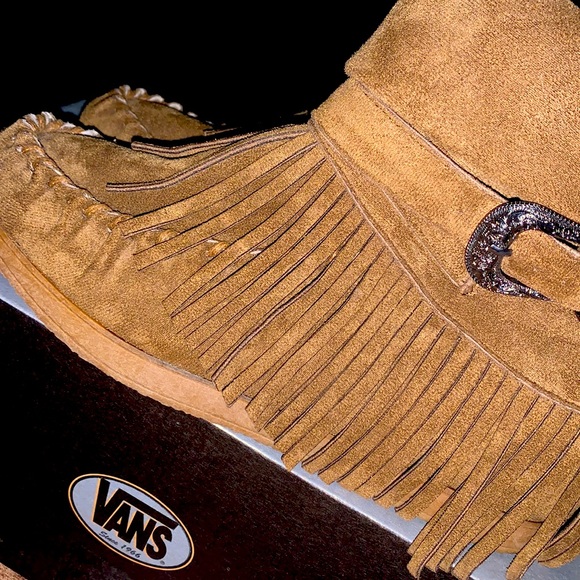 Fringe boots 👢 - Picture 2 of 2